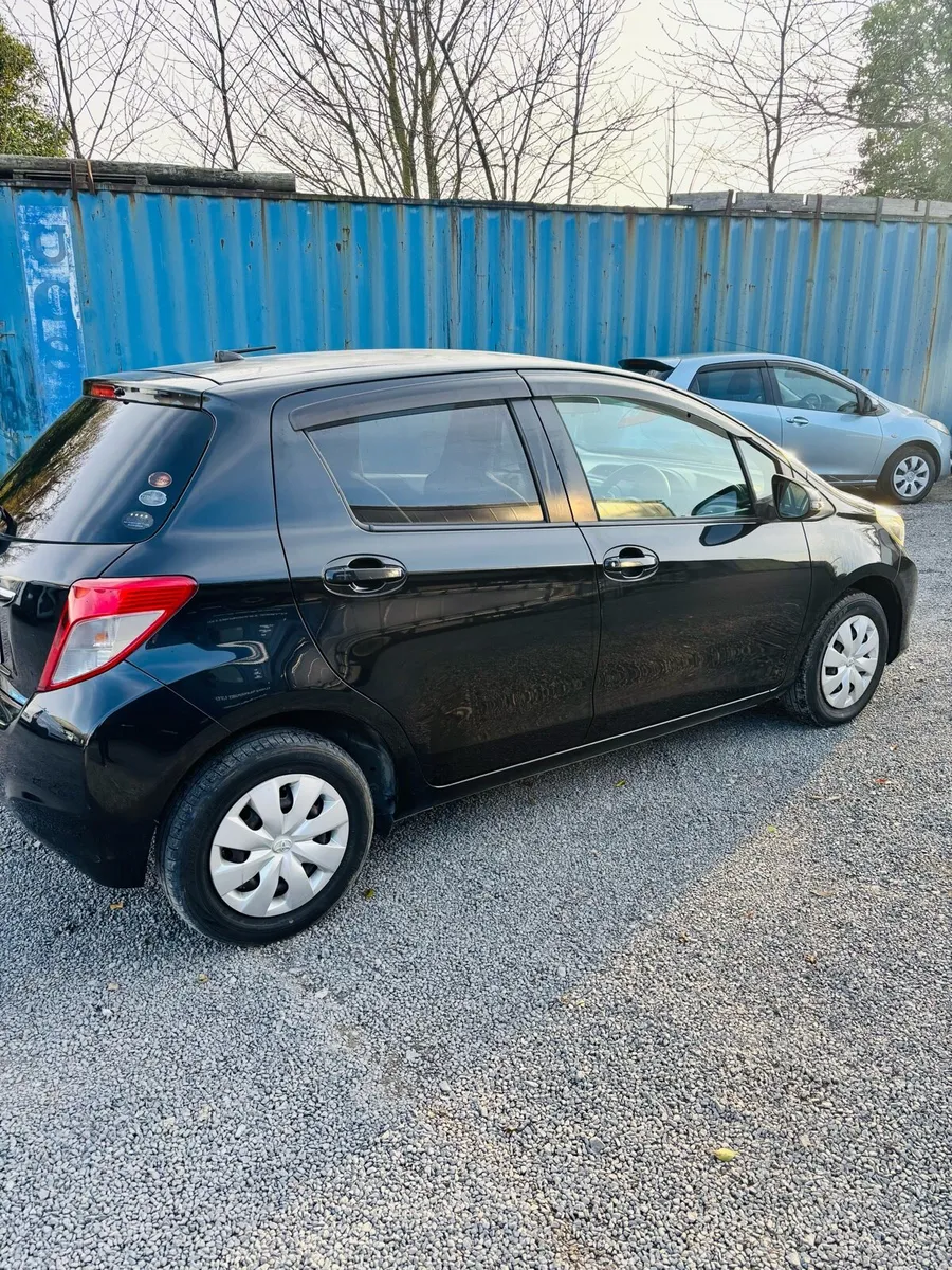 Toyota Vitz 2012 - Image 4