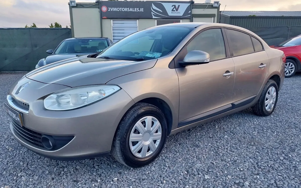 🔵 Renault Fluence DYNAMIQUE 1.5 DCI 4DR - Image 2