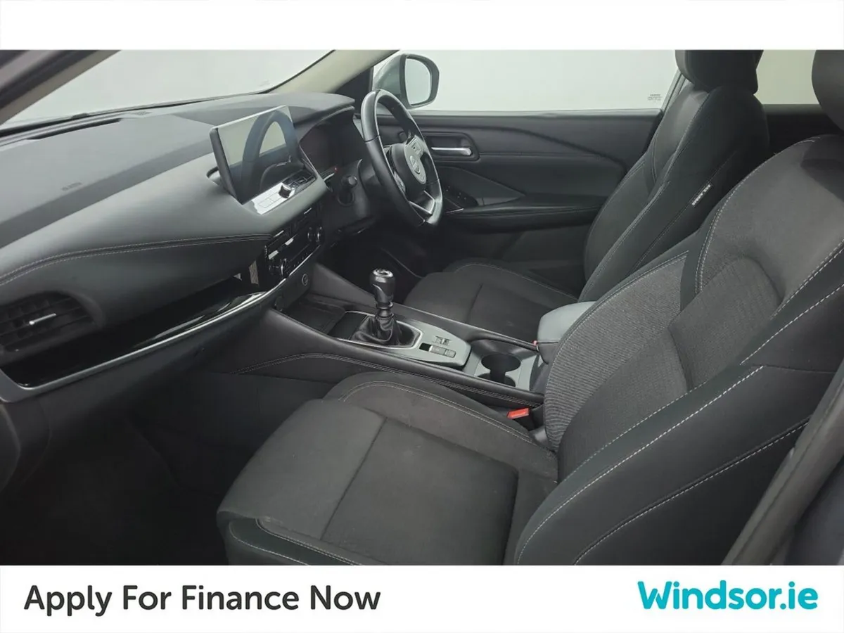 Nissan Qashqai 1.3 PET MILD HYBRID SV PREMIUM - Image 4