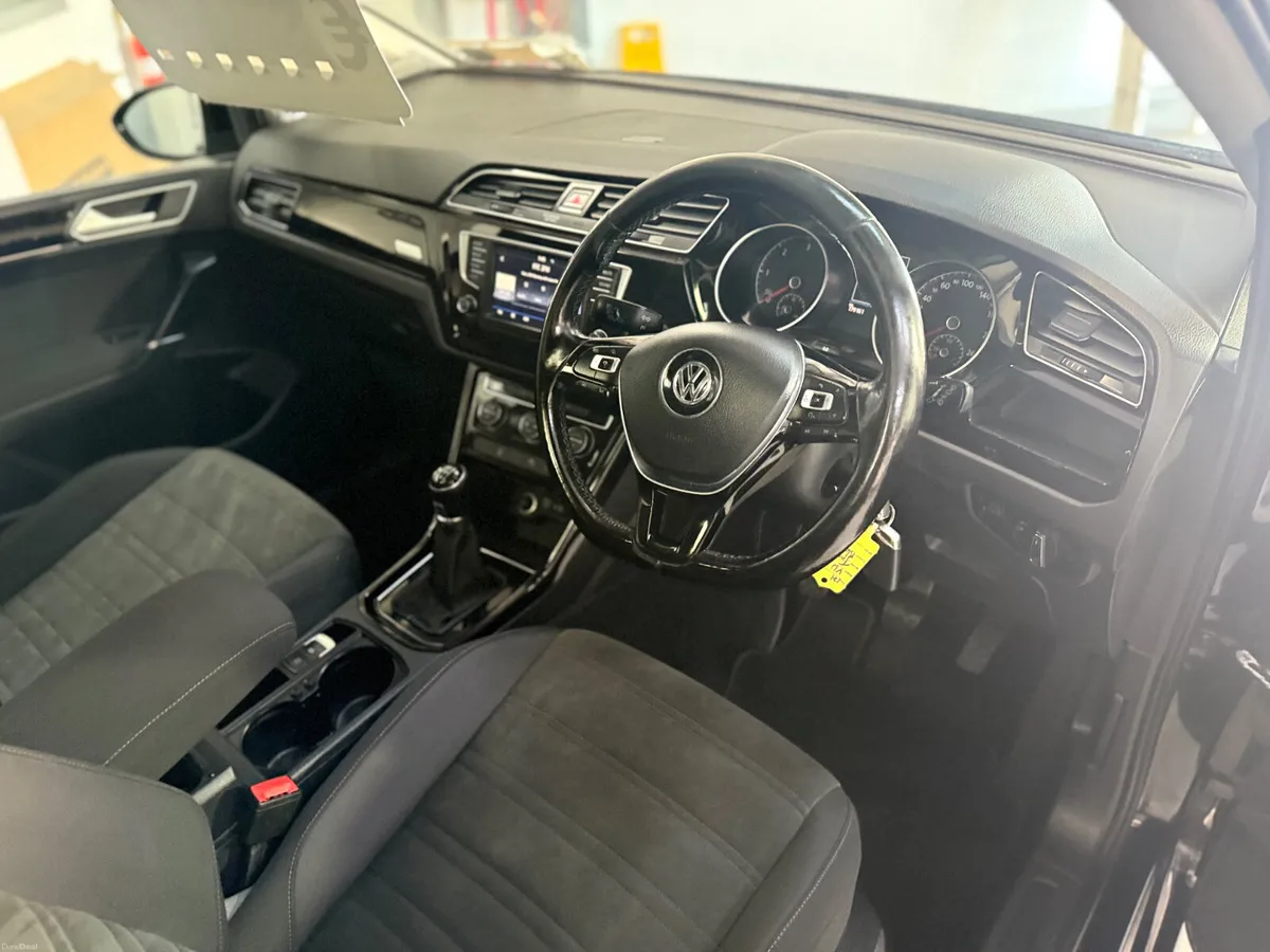 Volkswagen Touran 2017. 1.6TDI HIGHLINE 7 SEATER - Image 4