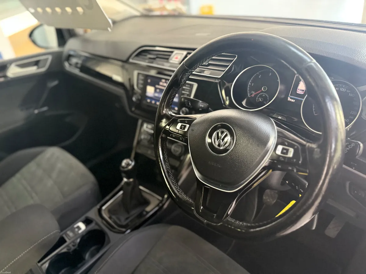 Volkswagen Touran 2017. 1.6TDI HIGHLINE 7 SEATER - Image 3