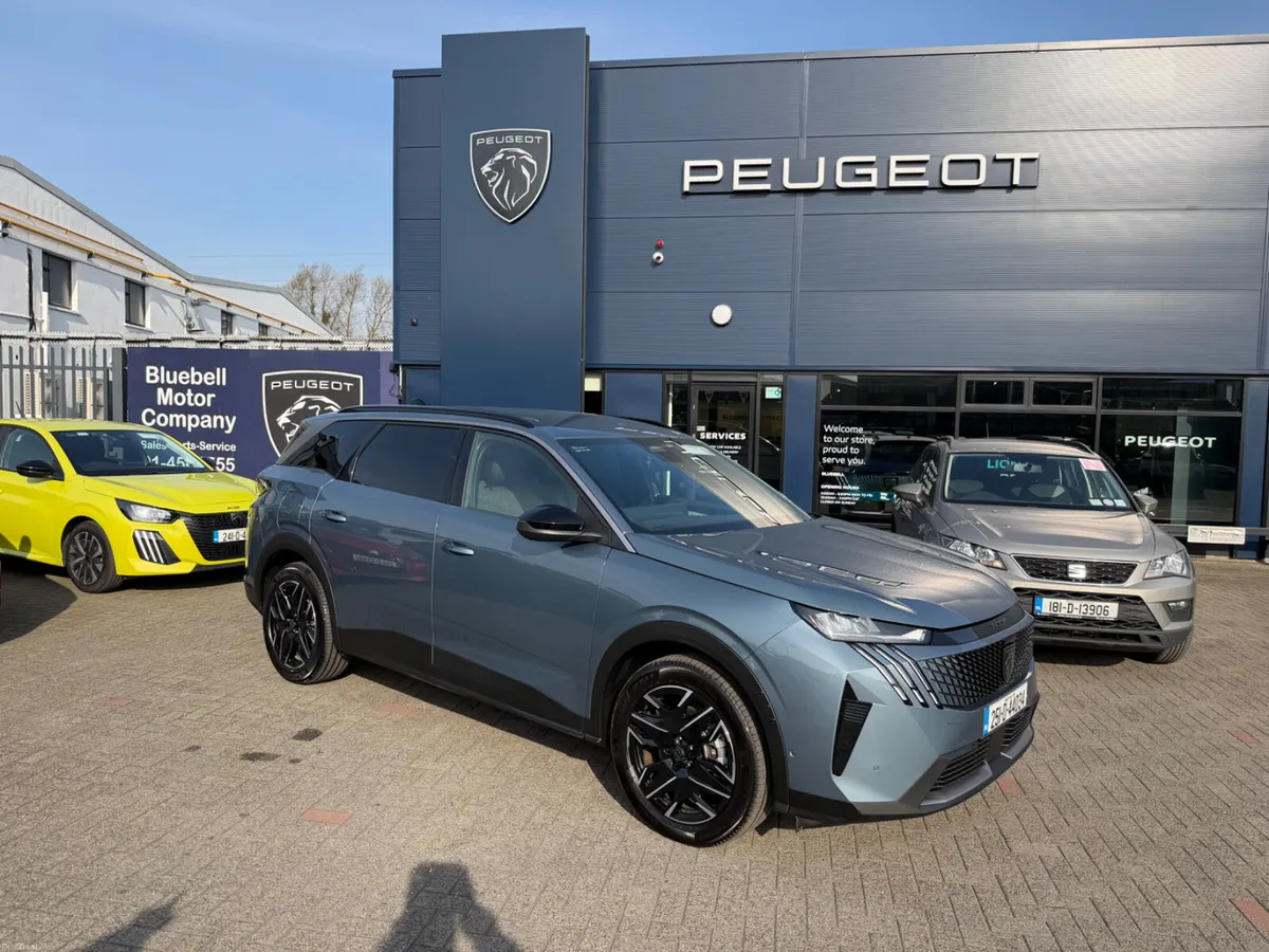 2025 Peugeot 5008 Allure Hybrid - Image 2