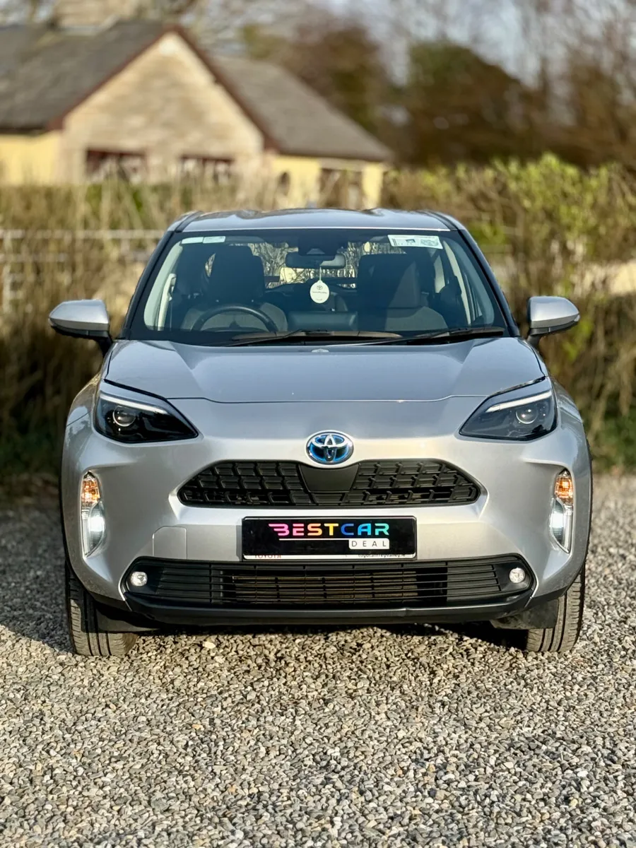 2024 Toyota Yaris Cross 1.5 Hybrid Luna Automatic - Image 4