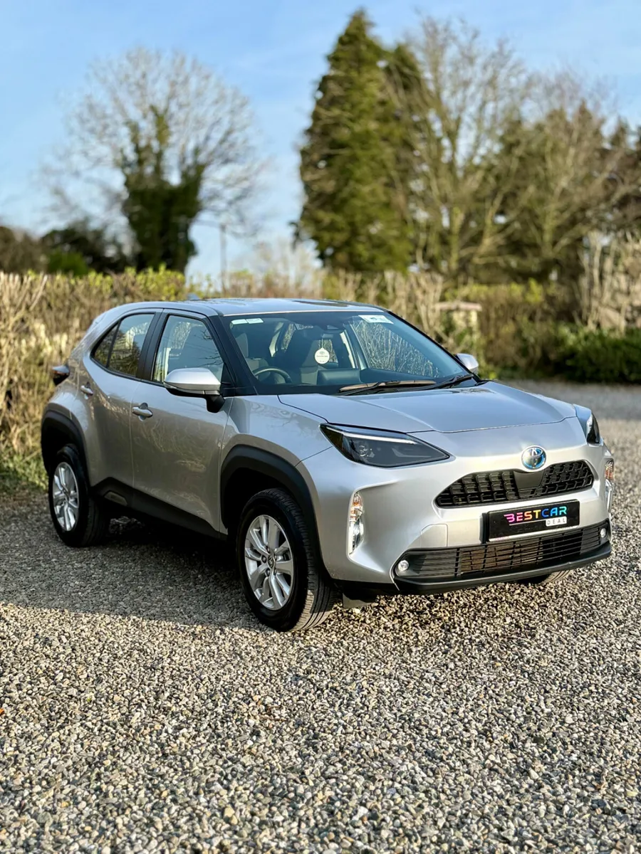 2024 Toyota Yaris Cross 1.5 Hybrid Luna Automatic - Image 2
