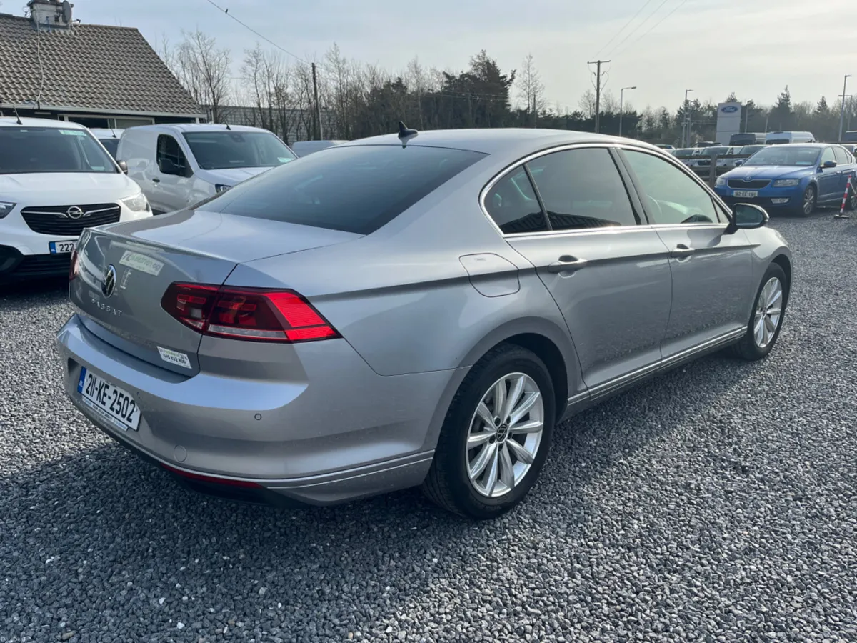 Volkswagen Passat Business Auto (1 Owner) - Image 3