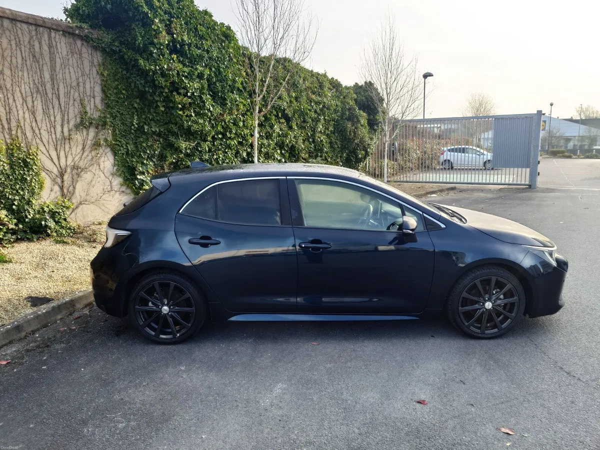Toyota Corolla Sport 1.2 ltr Manual  G style - Image 4