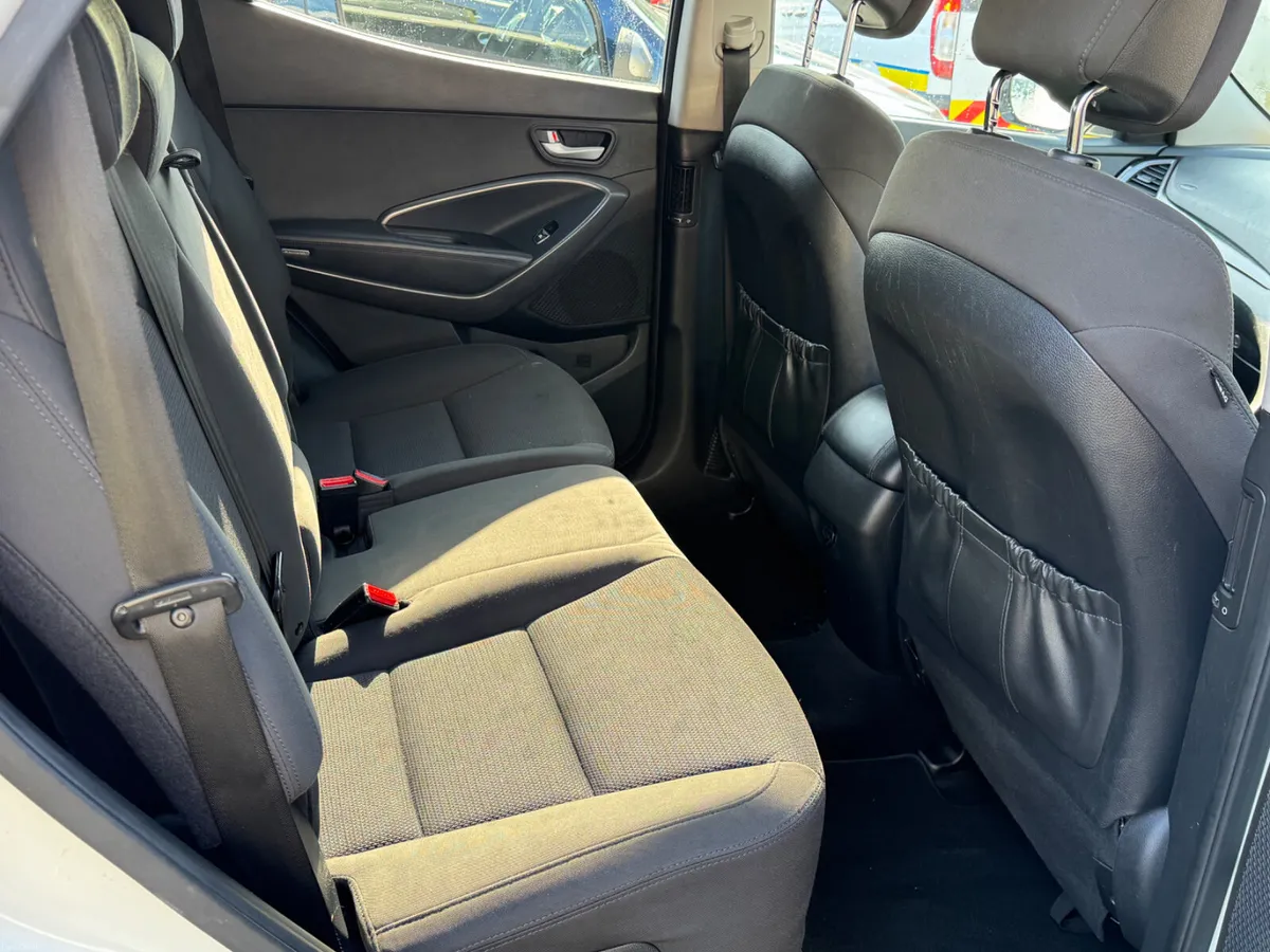 Hyundai Santa Fe 7 seater 4WD - Image 3