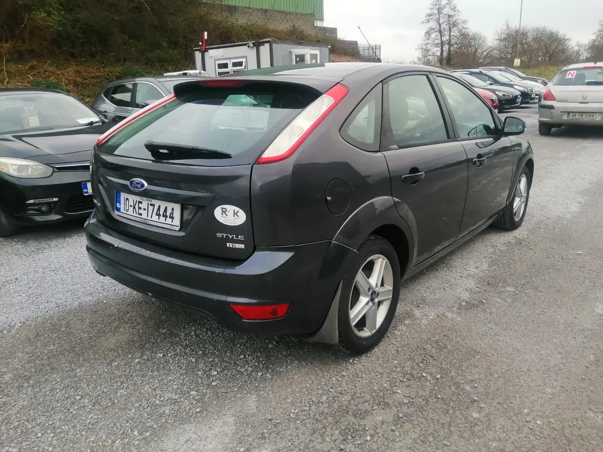 Ford Focus 2010 - Image 4