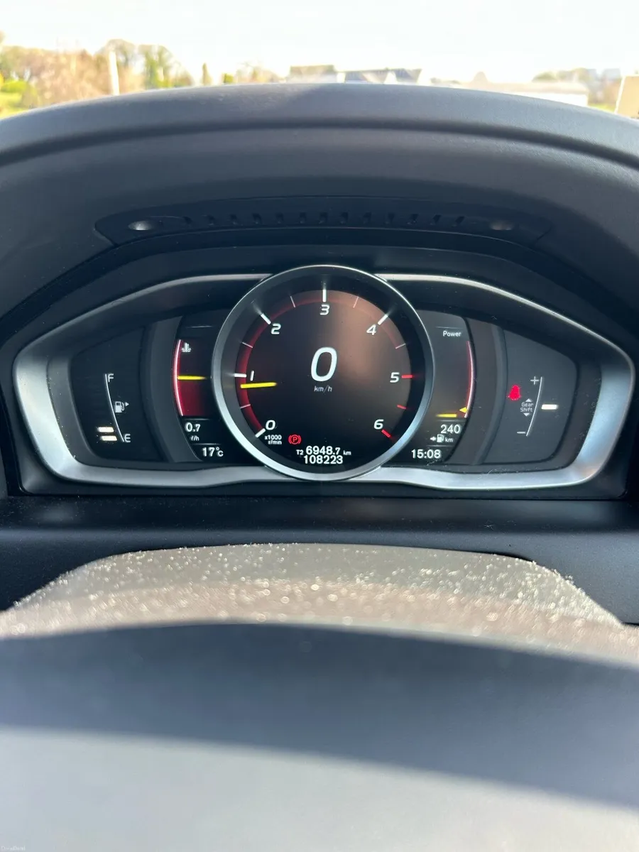 Volvo XC60 2015 - Image 2