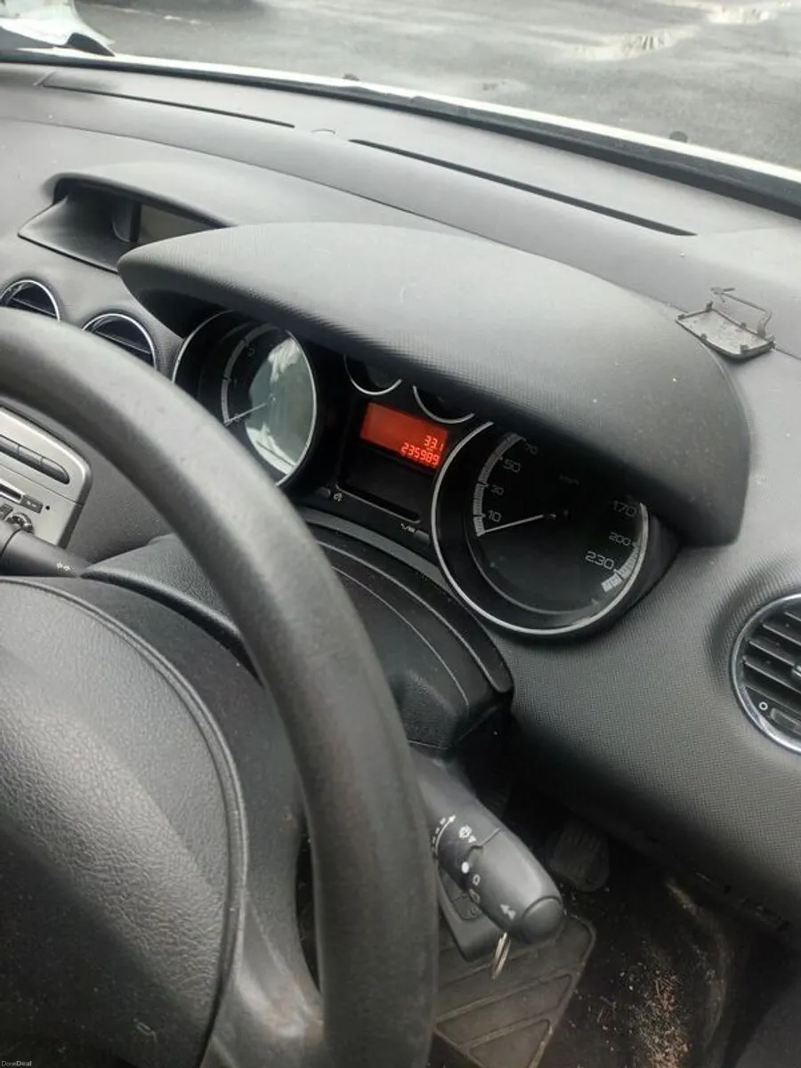 2008 Peugeot 308 - Image 2