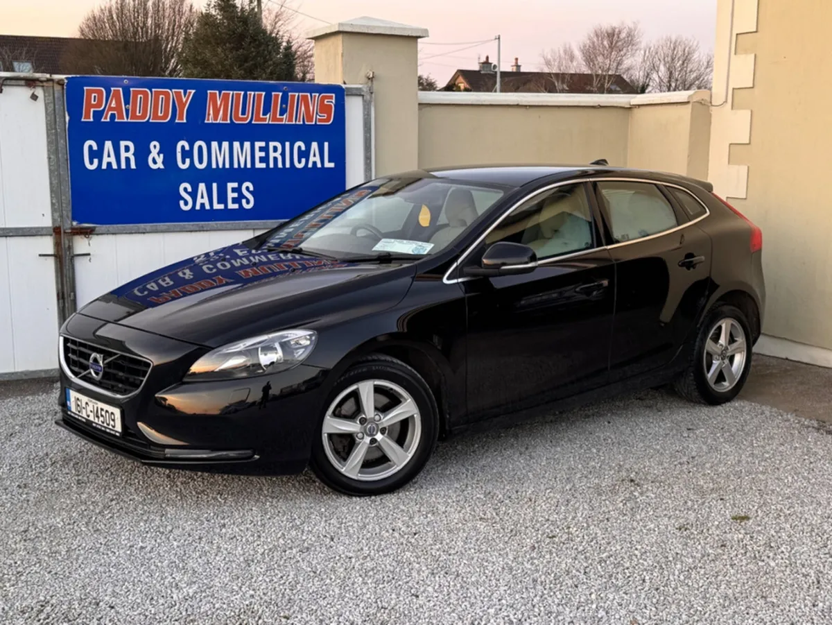 Volvo V40 D2 SE ED 5DR - Image 3