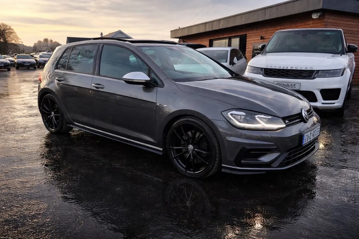 17 VW GOLF R 300 DSG MASSIVE SPECIFICATION - Image 1