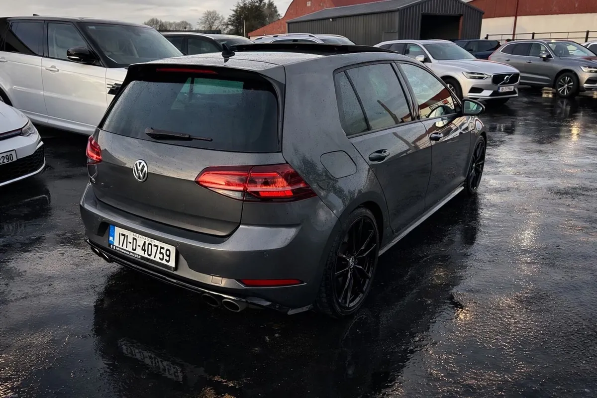17 VW GOLF R 300 DSG MASSIVE SPECIFICATION - Image 3