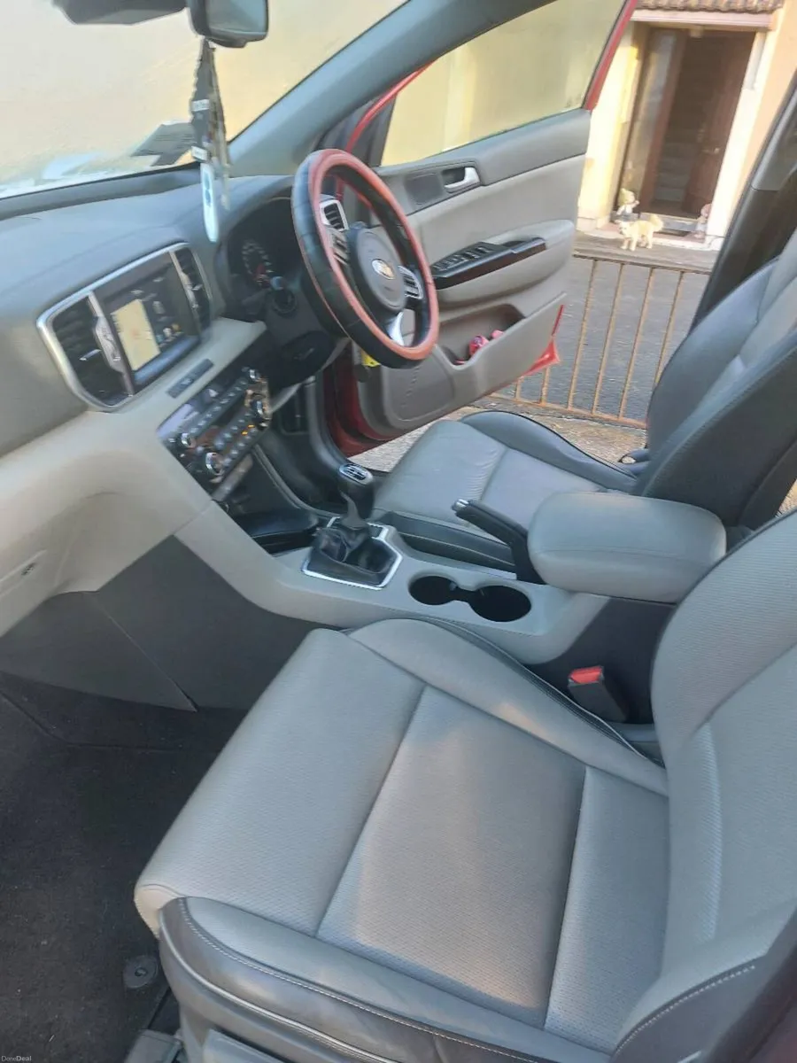 Car for sale - Image 2