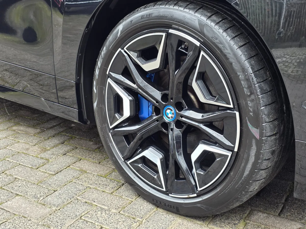 2022 BMW IX XDRIVE 40 M-SPORT . - Image 4