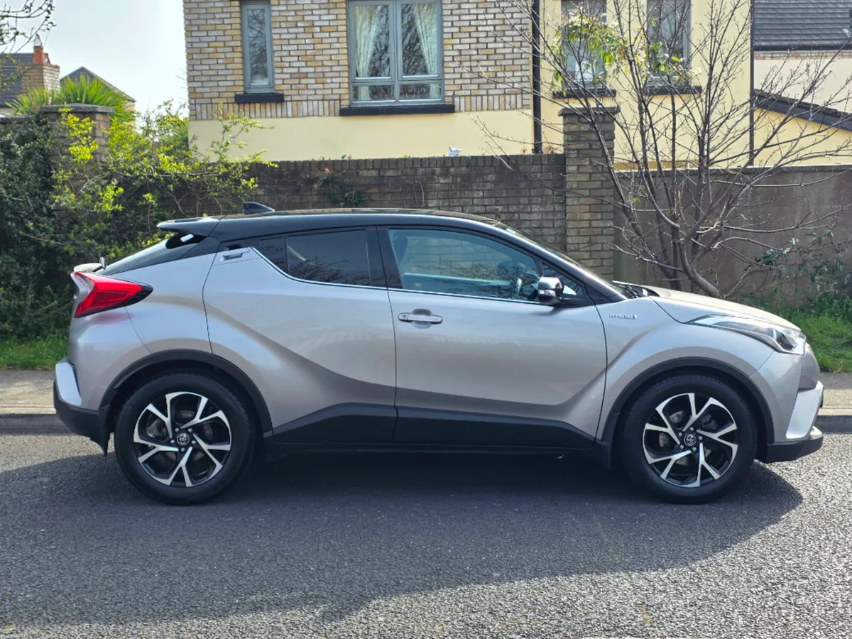 Toyota C-HR Hybrid Luna Sport 4DR Auto - Image 2