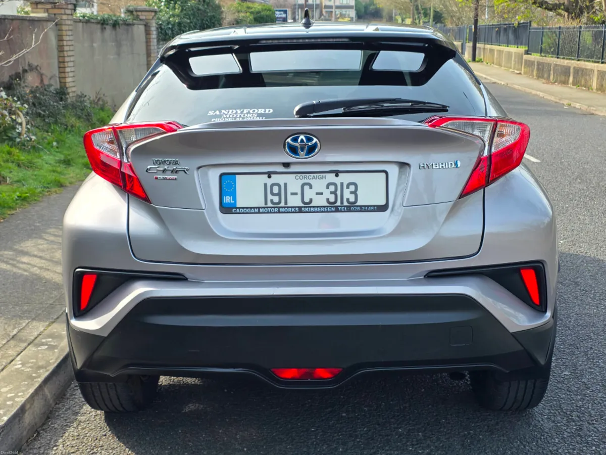 Toyota C-HR Hybrid Luna Sport 4DR Auto - Image 4