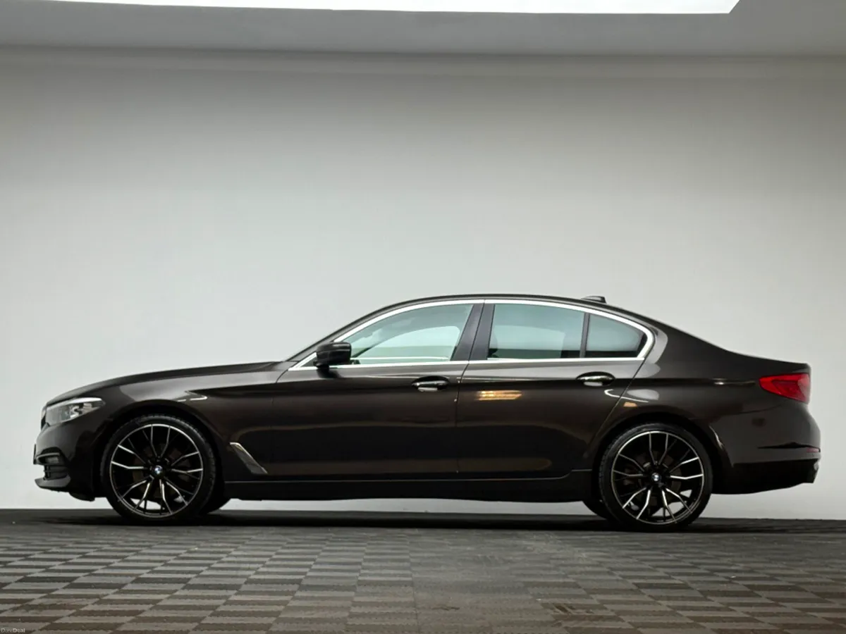 BMW 5-Series 520D SE AUTO - Image 4