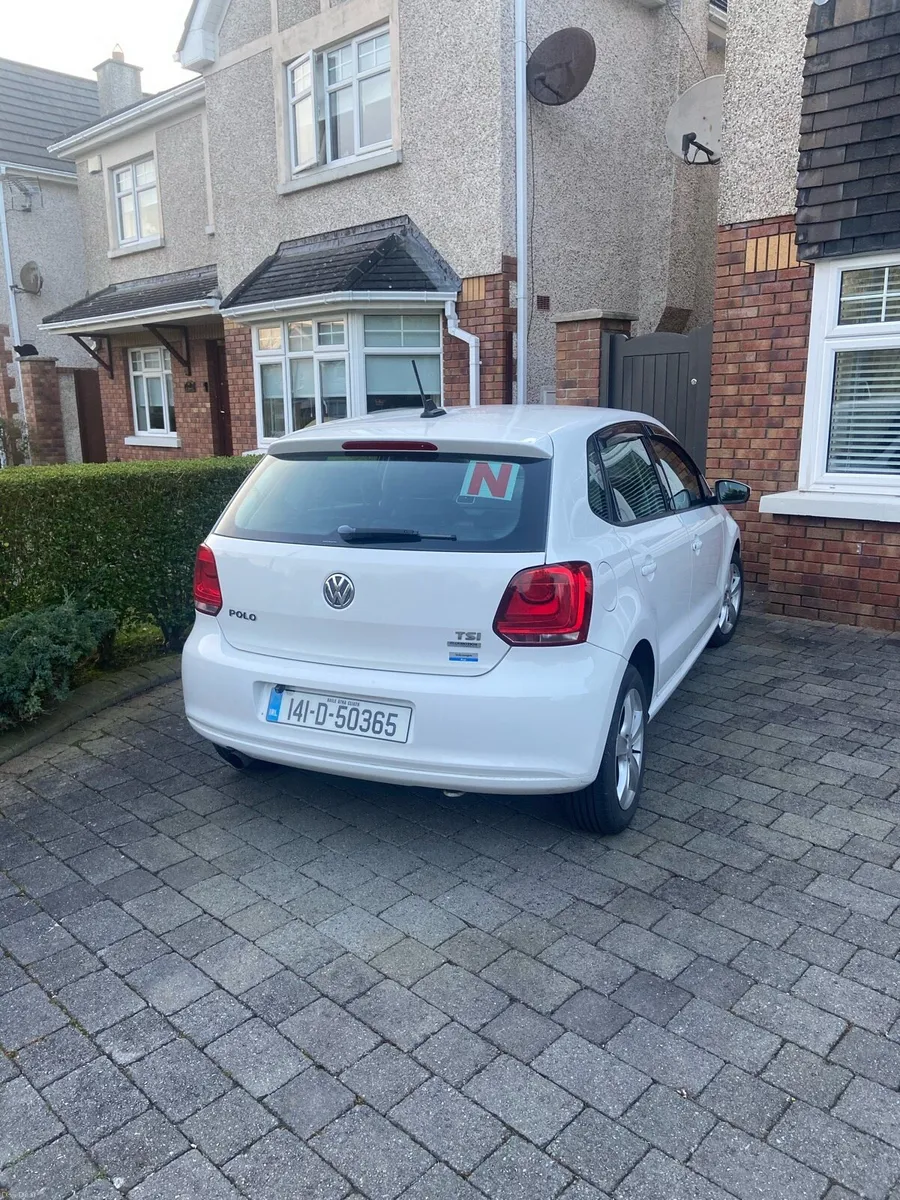 2014 Volkswagen Polo - Image 2