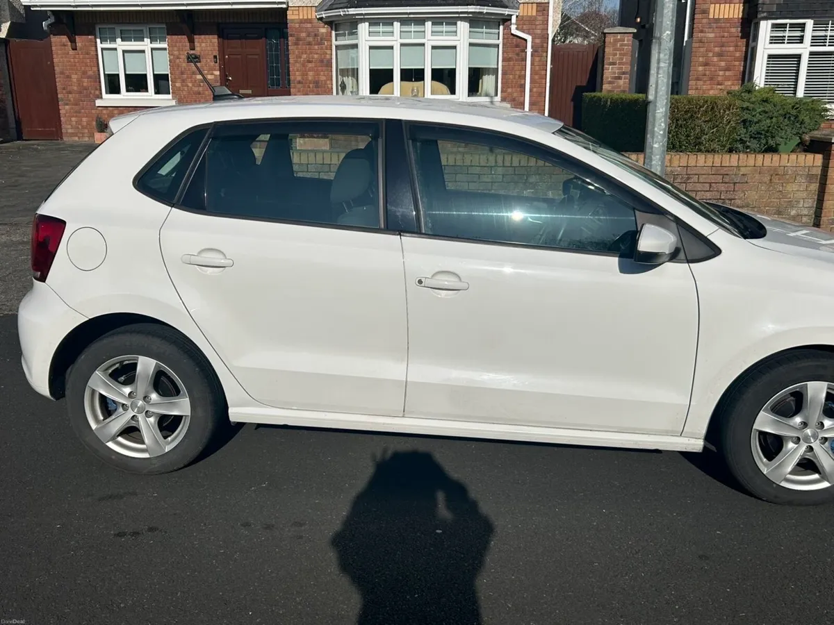 2014 Volkswagen Polo - Image 4