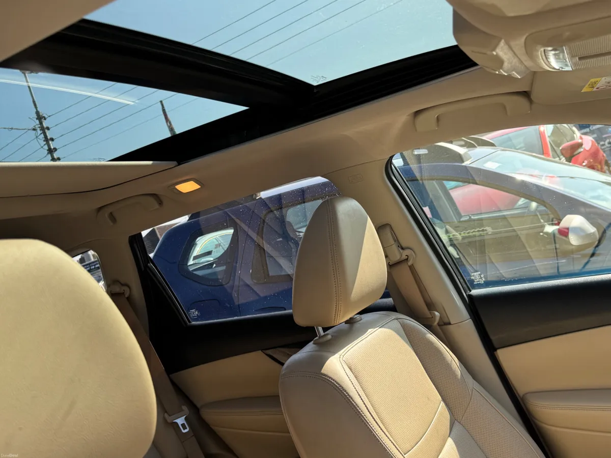 Nissan X-Trail, 72000 kms 7 seater - Image 4