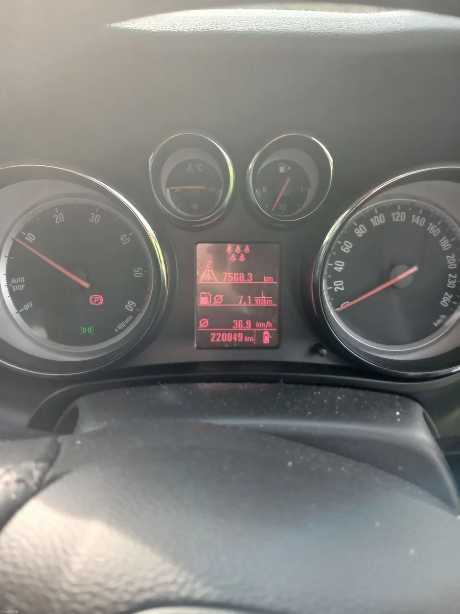 Opel Zafira 2015 - Image 3