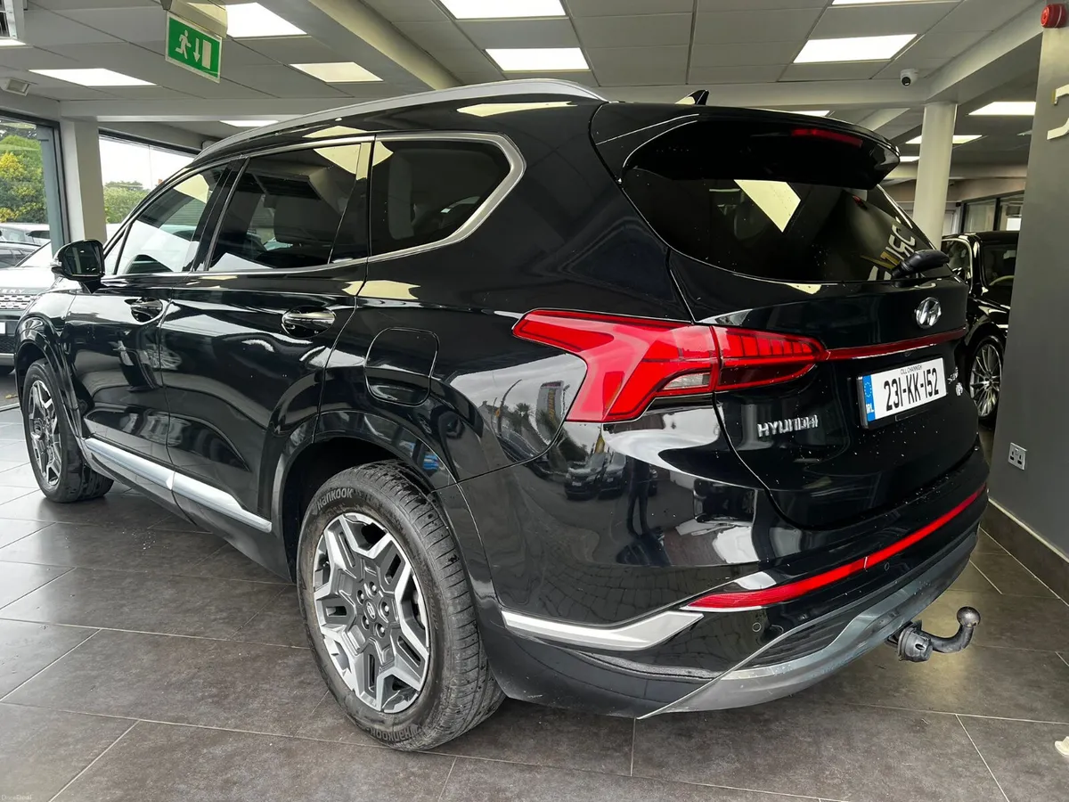 Hyundai Santa Fe 2023 Hybrid - Image 3