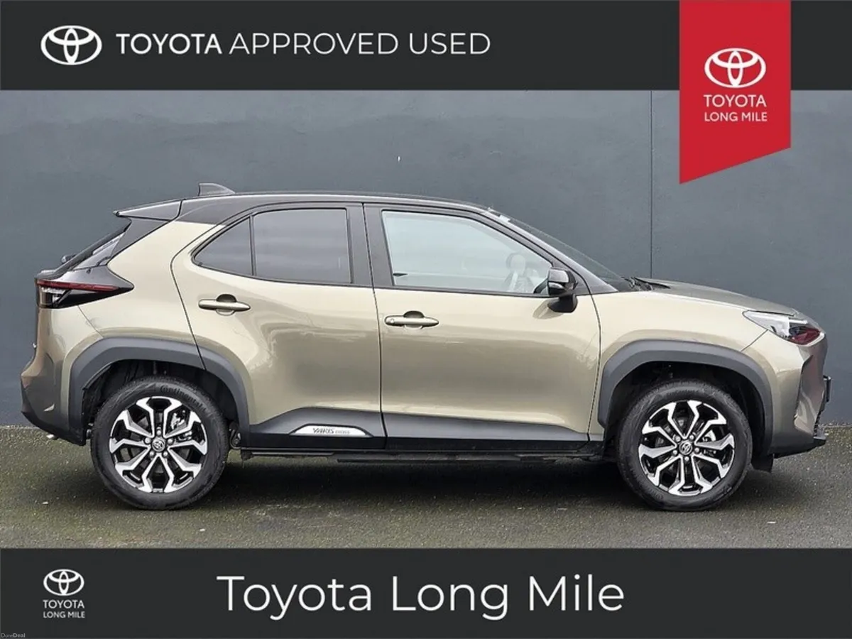Toyota Yaris Cross 1.5 Hybrid Luna Sport 5dr *Iris - Image 3