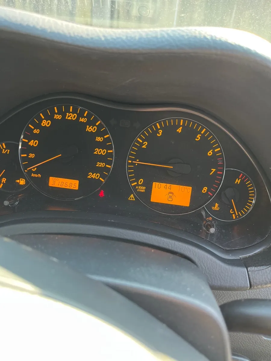 Toyota Avensis 2008 - Image 2