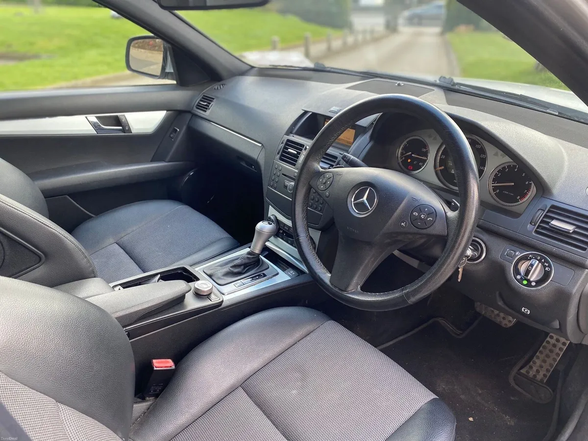 Mercedes C180 Automatic Compressor - Image 4