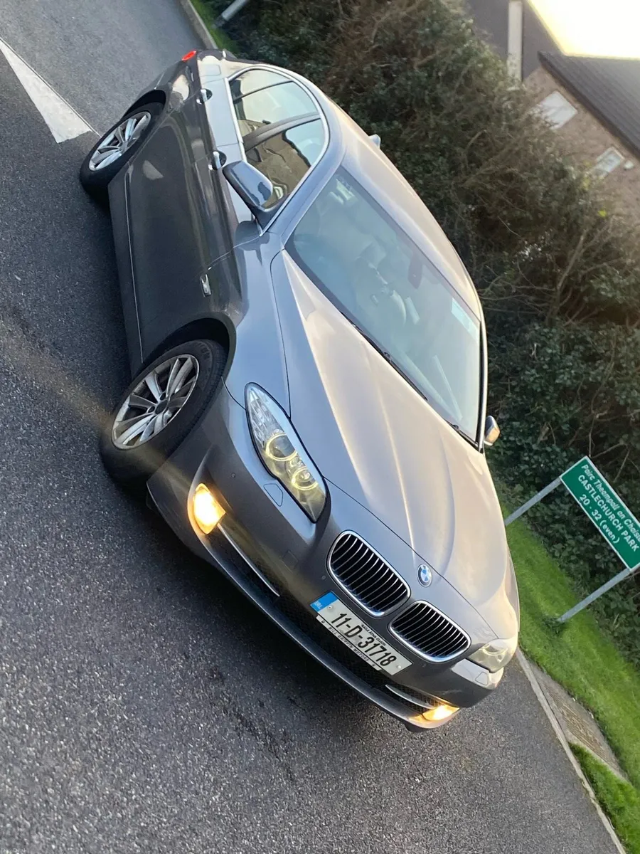 BMW 520D 2011 - Image 2