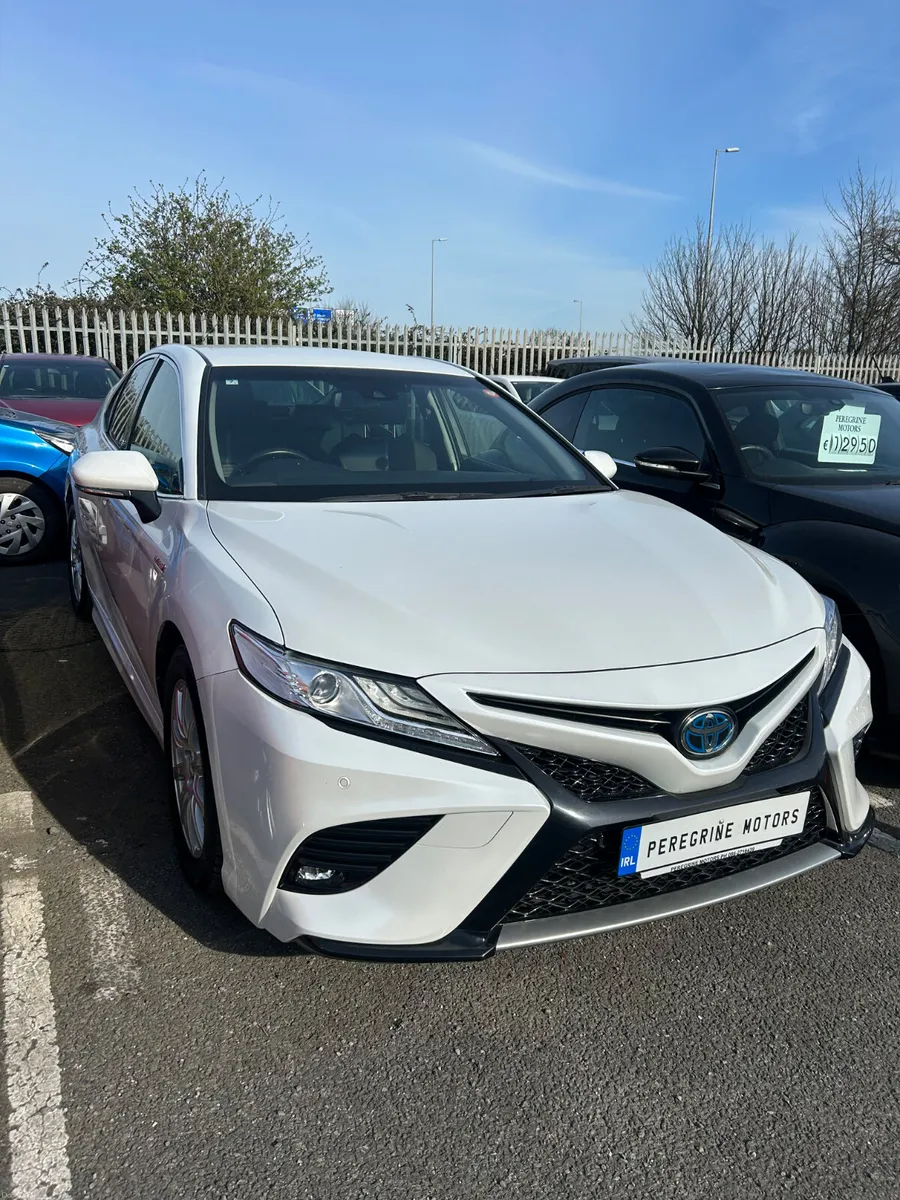 Toyota Camry - Image 2