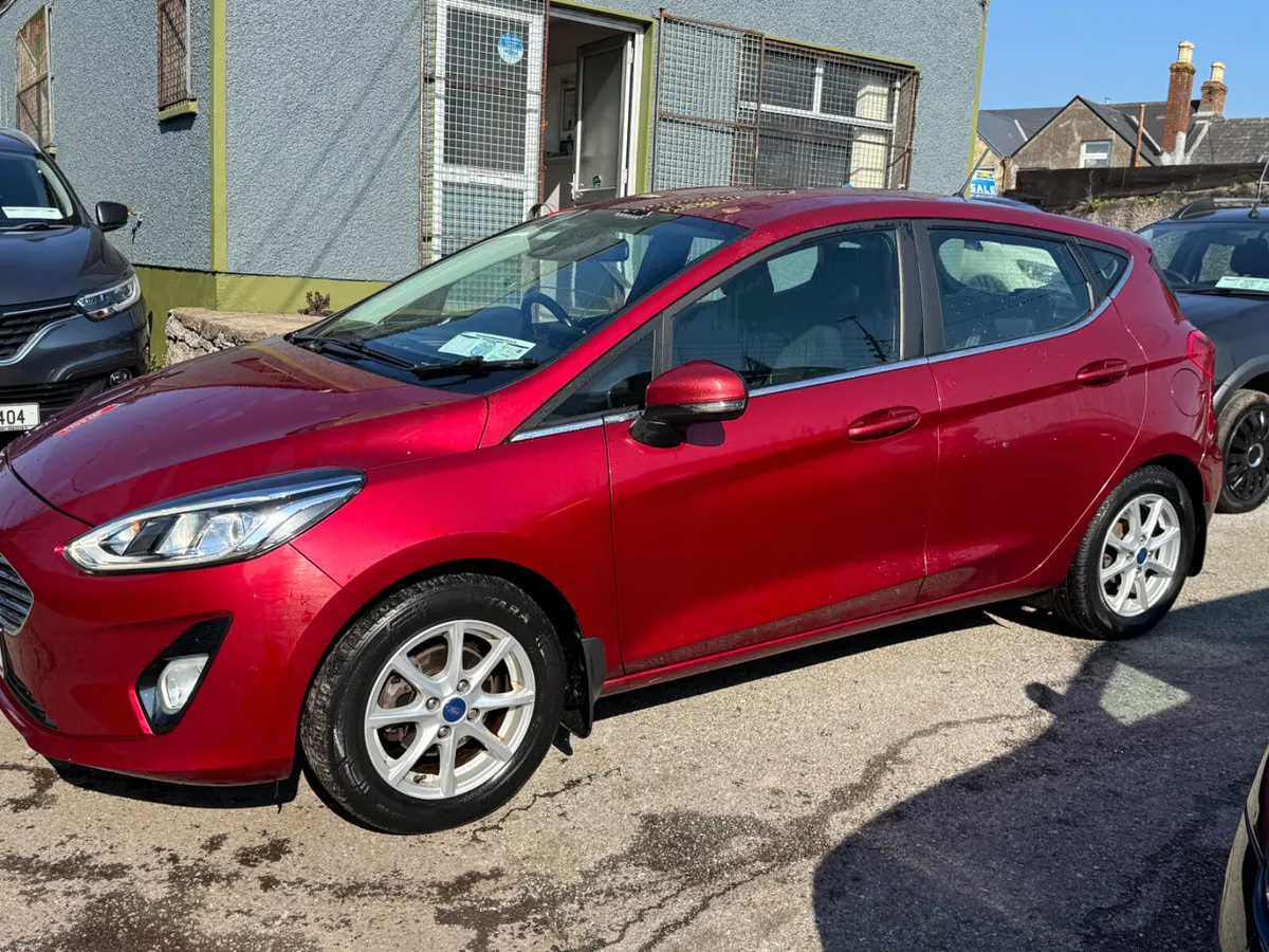 Ford Fiesta 1.1 Titanium new shape - Image 2