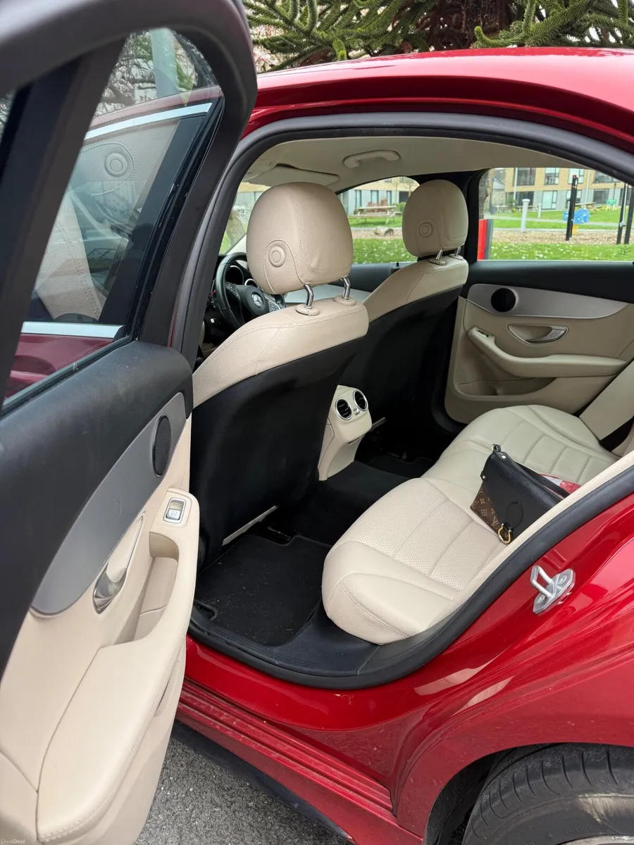 Mercedes-Benz C-Class 2019 - Image 3