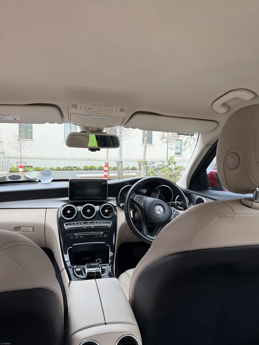 Mercedes-Benz C-Class 2019 - Image 4