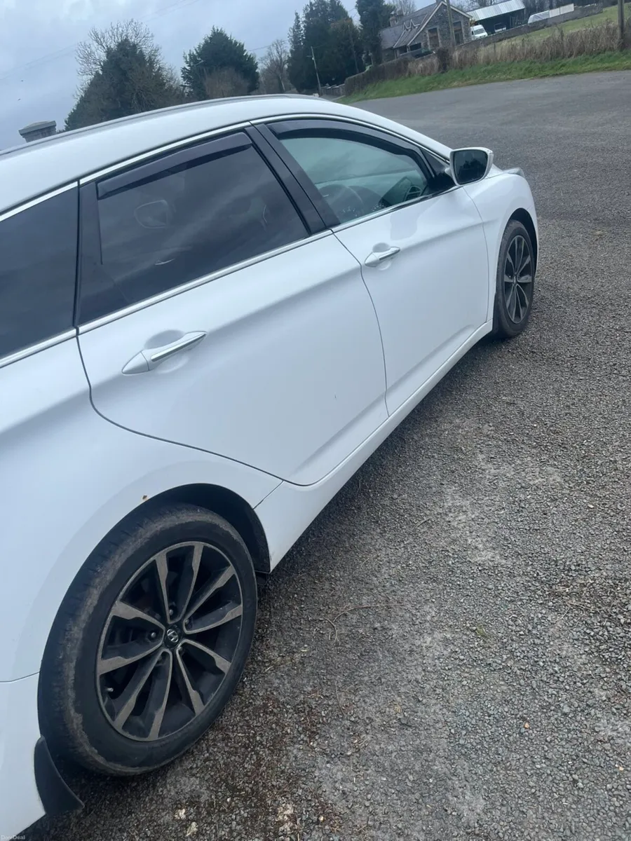 152 HYUNDIA I40 ESTATE NCT AND TAX - Image 3