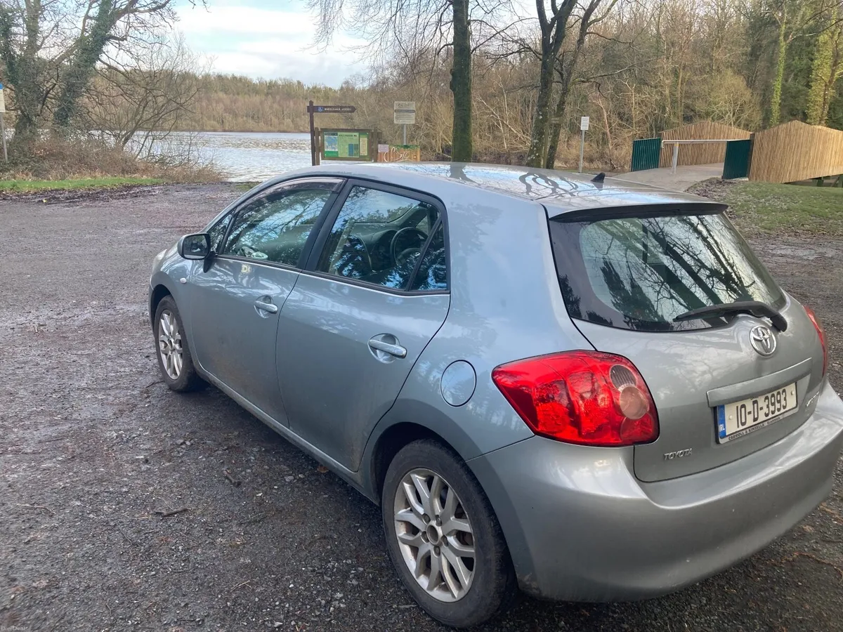 Toyota Auris 2010 - Image 1