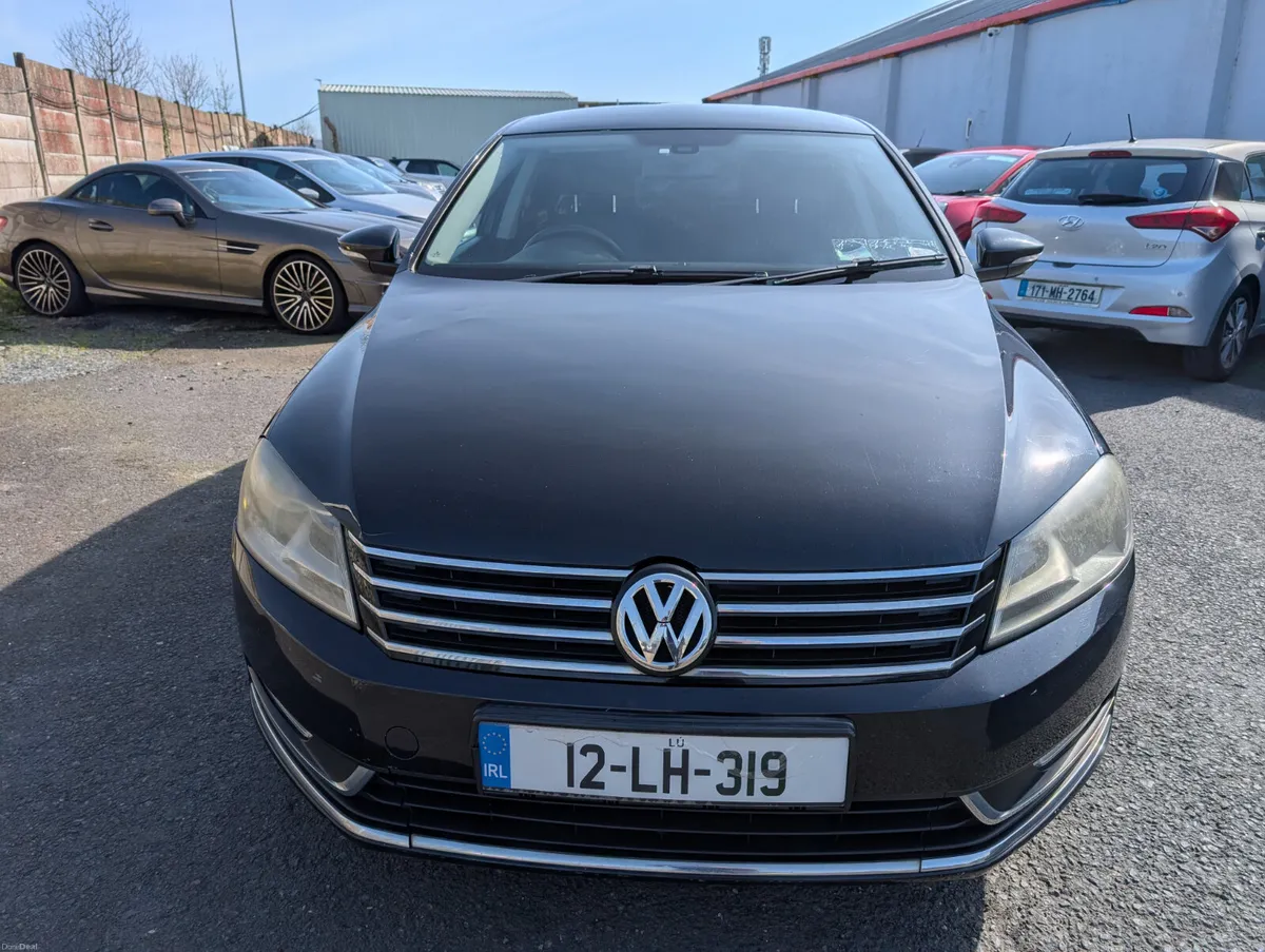 Volkswagen Passat low mileage & service history - Image 2