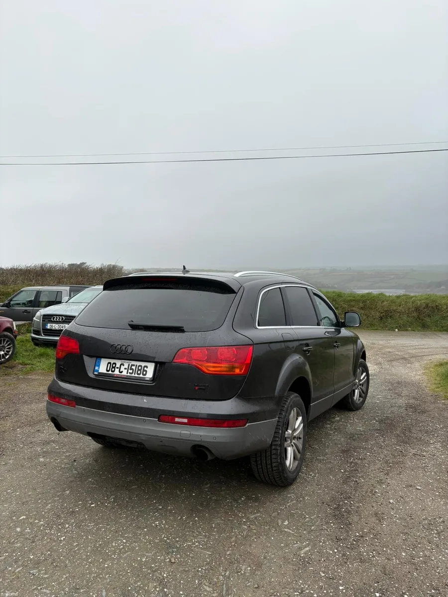 Audi Q7 quattro crew cab 5 seat commercial - Image 3