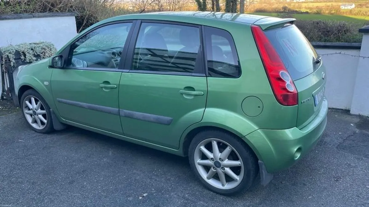 2007 Ford Fiesta - Image 2