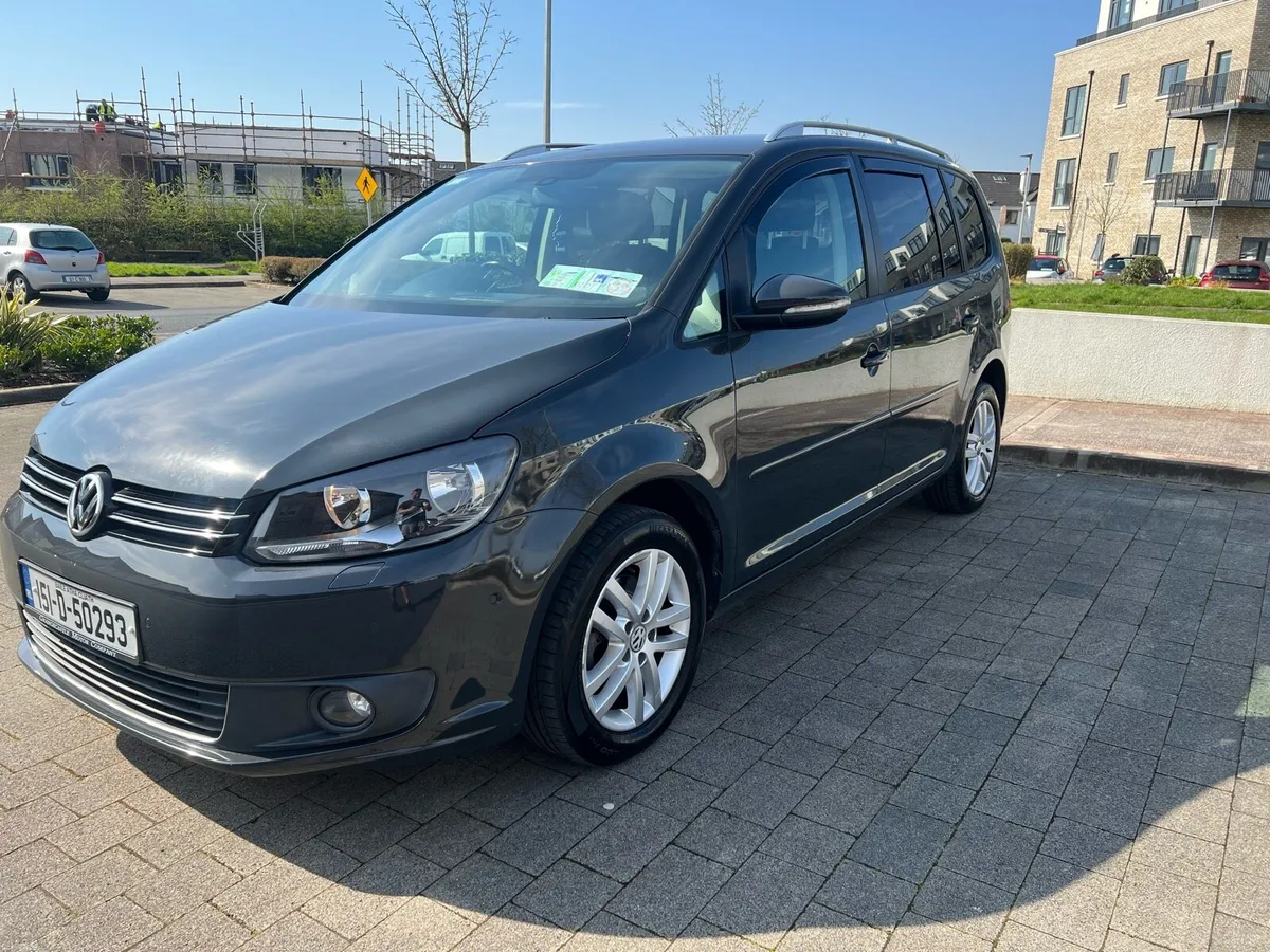 VOLKSWAGEN TOURAN AUTOMATIC - Image 3