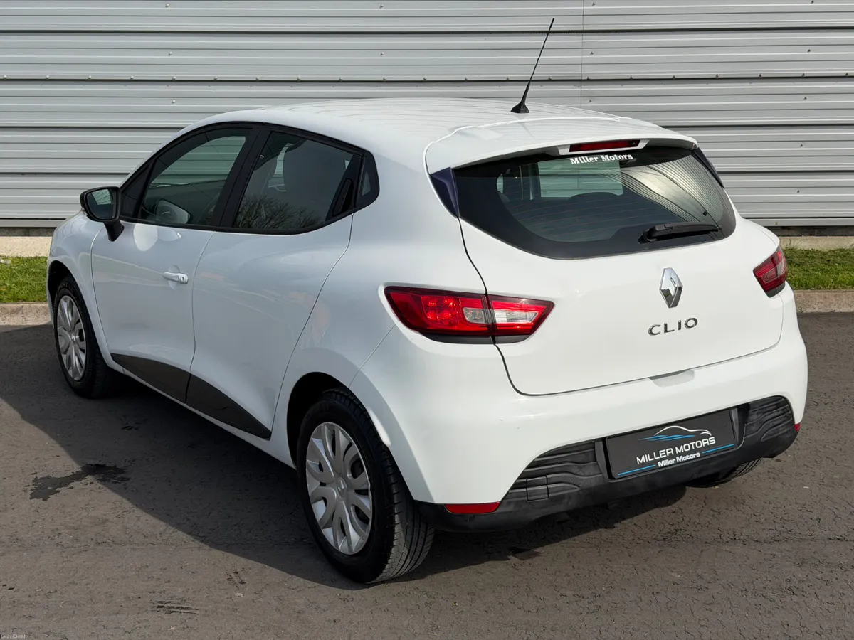 Renault Clio 2016 Apple car play NCT 03/27 + tax - Image 2