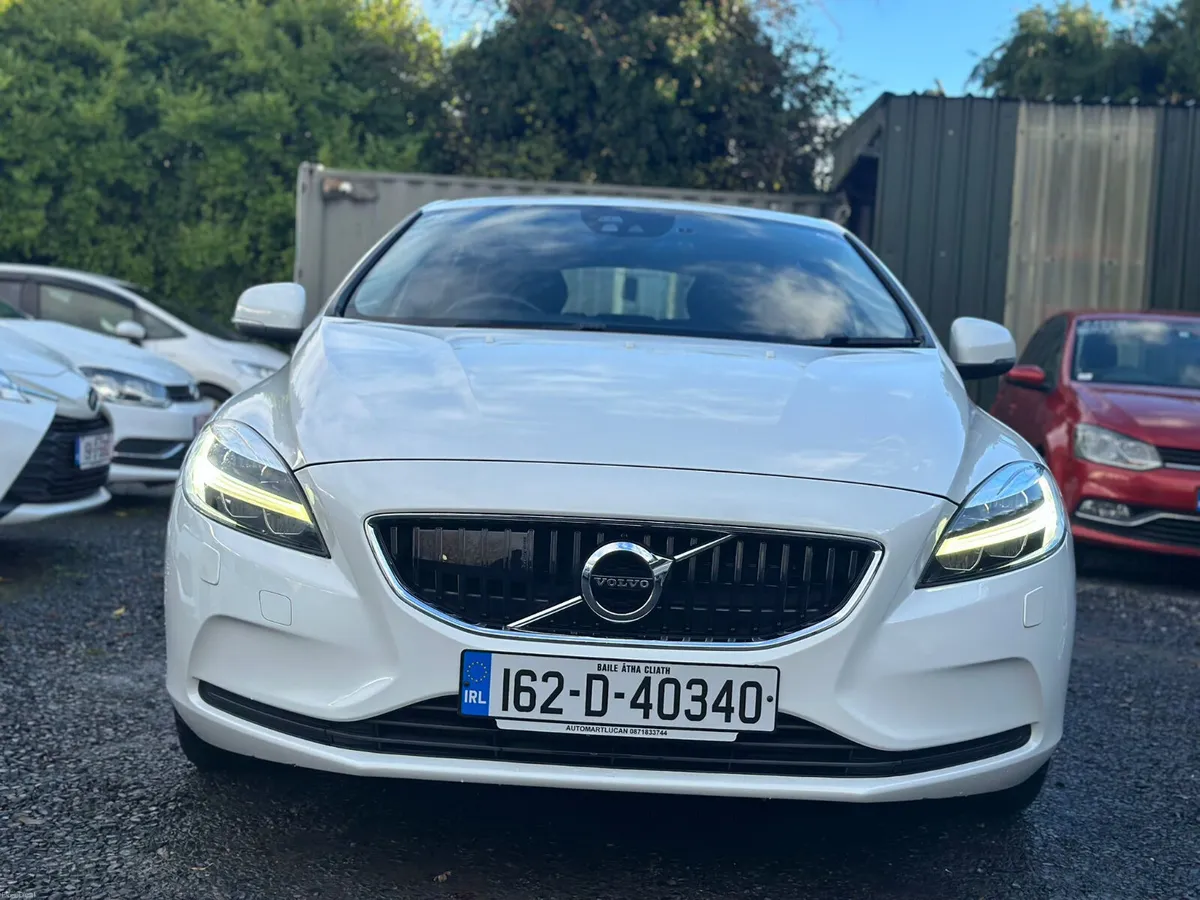 VOLVO V40 2016 1.5 PETROL AUTOMATIC - Image 2