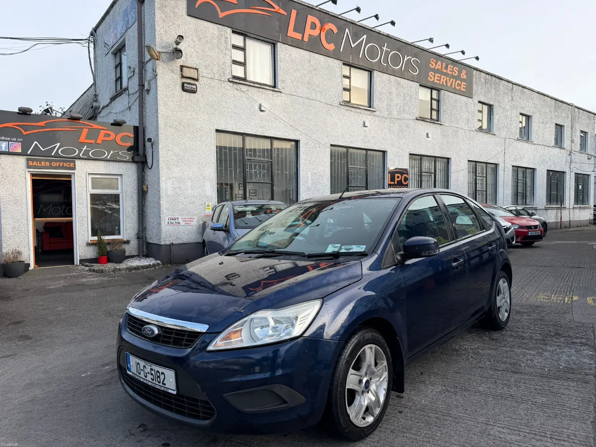 Ford Focus 2010 - Image 2