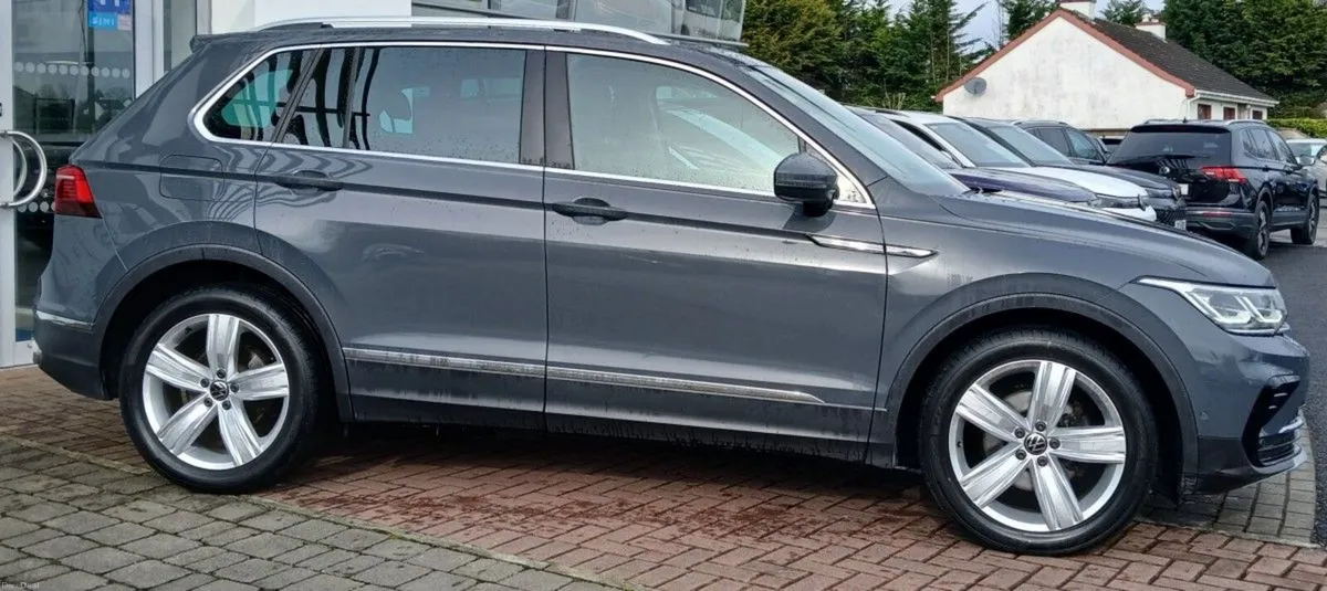 Volkswagen Tiguan Elegance  2.0 TDI 150HP **REAR V - Image 2