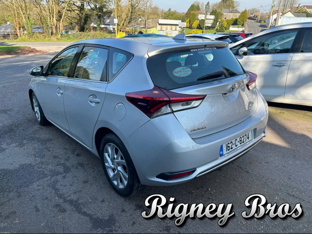 Toyota Auris 1.6 D-4D ICON TSS 5DR 110BHP D - Image 4