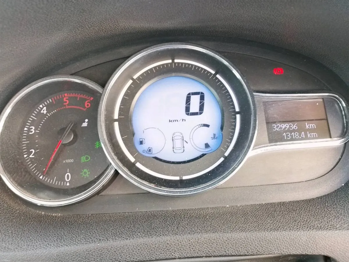 Renault fluenc 2013  Nct.5/27 - Image 2