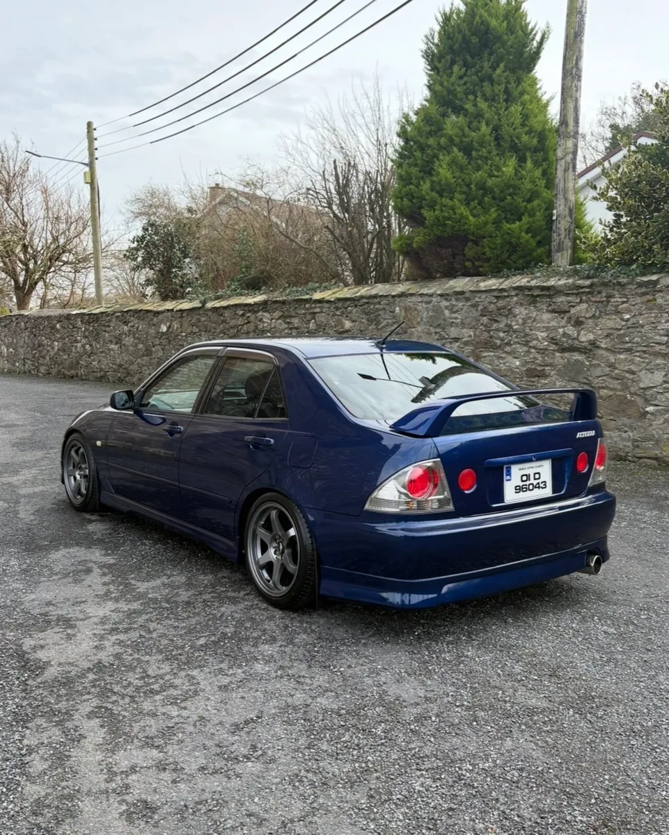 01 Toyota Altezza - Image 3