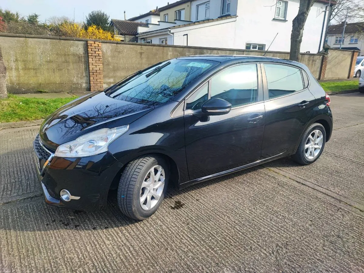 Peugeot 208 2014, 5 door, 1.0 petrol - Image 3