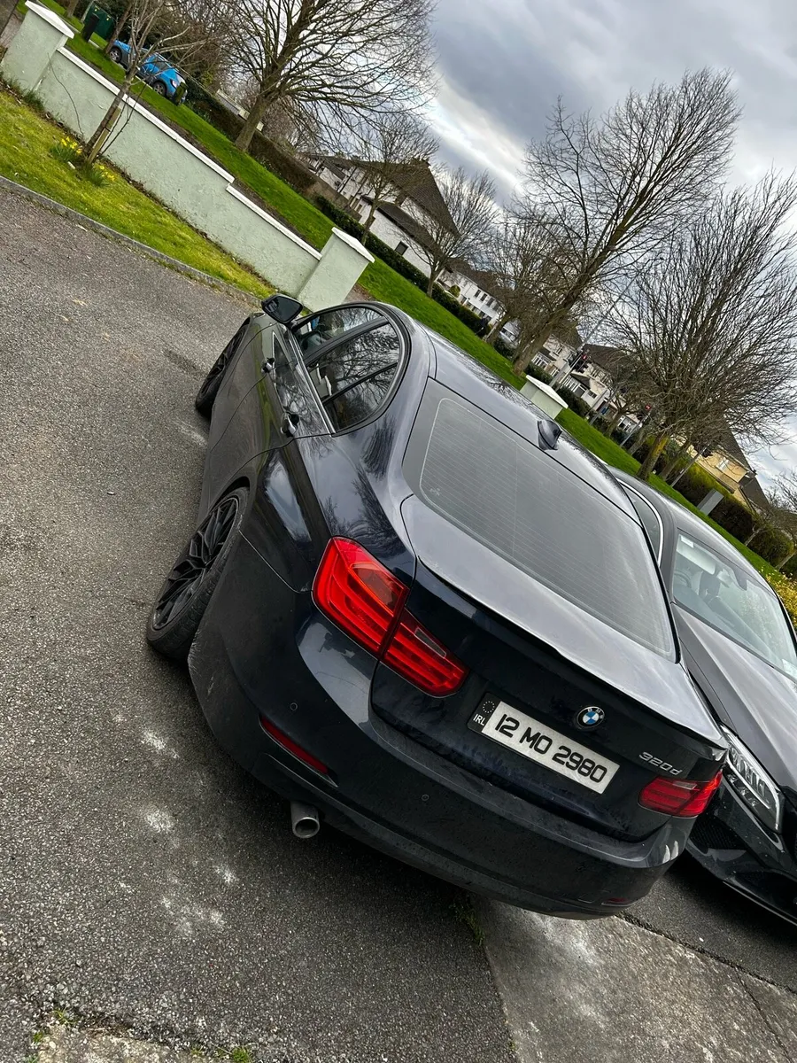 BMW 3-Series 2012 - Image 2